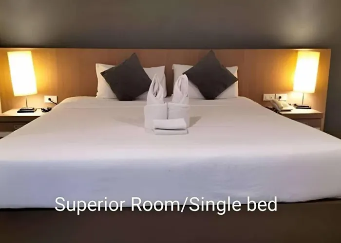 S Tara Grand Hotel Surat Thani