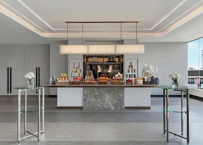 Courtyard By Marriott Phuket Town Hotel