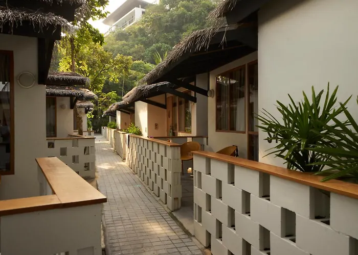 Escape Beach Resort - New Look & Improved Mae Nam