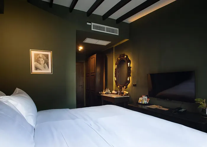 Baan Tuk Din Hotel
