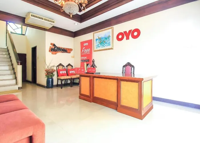 Oyo 383 White Inn