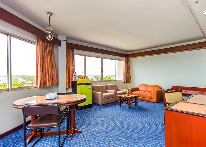 Oyo 441 Grand Thara Hotel Surat Thani