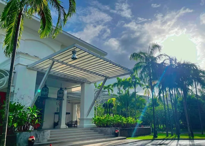 The Old Phuket - Karon Beach Resort