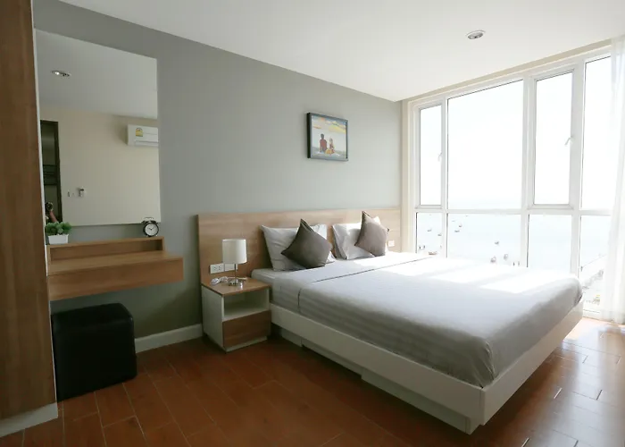 Bbg Seaside Luxurious Service Apartment Bang Saen