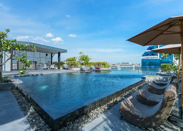 De Botan Srinakarin & Residence