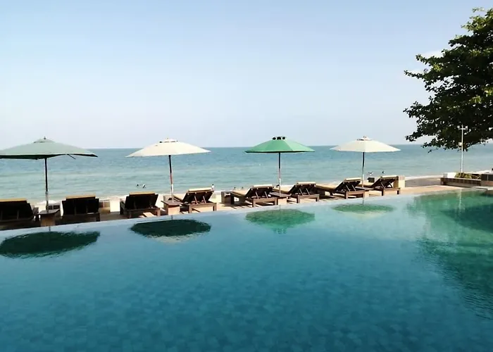 Khanom Golden Beach Hotel