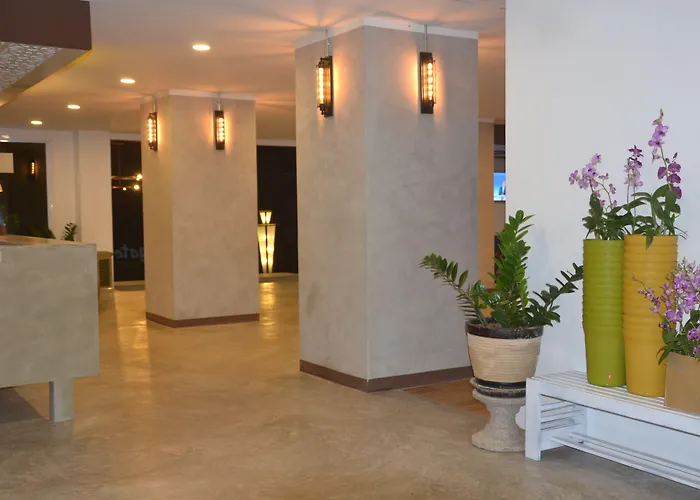 Southgate Residence Hotel - Sha Certified Chumphon
