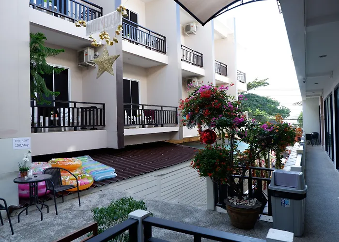 Kata Beachwalk And Bungalows