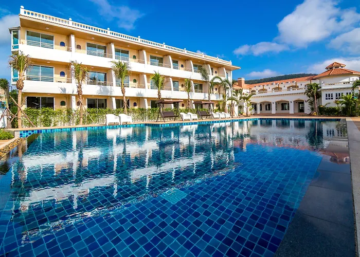 Villa Blanca Hotel&Restaurant Chao Lao Beach