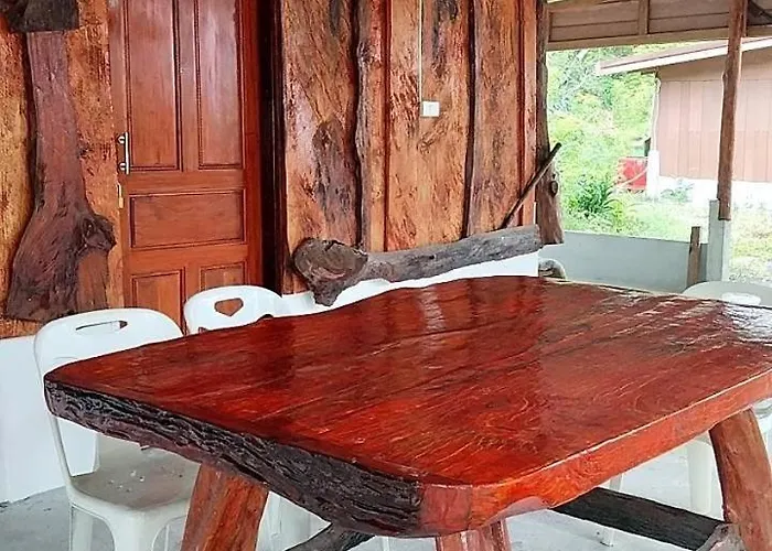 Hotel Koh Ngai Seafood