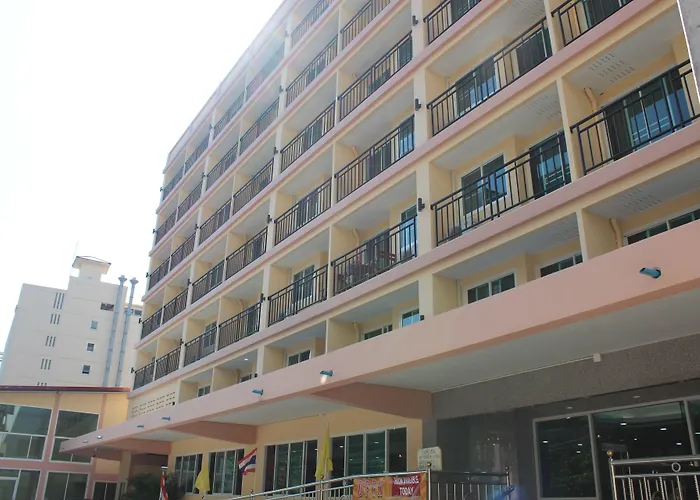 A.A. Pattaya Golden Beach Hotel