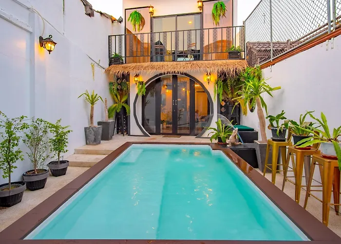 Isara Boutique Hotel And Cafe Phuket