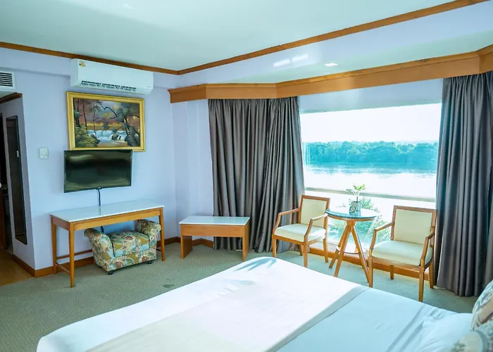 Viang Tak Riverside Hotel