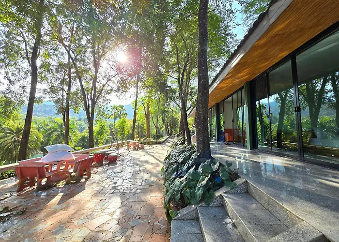 Puprai Tarnnarm Resort Thong Pha Phum