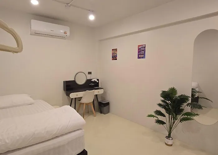 Tuk Tuk Hostel