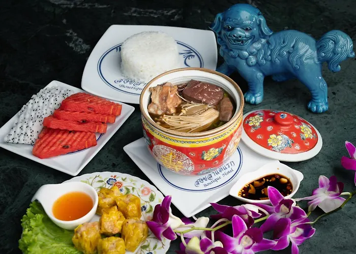 แต่แรก แอนทีค โฮเท็ล Tae Raek Antique