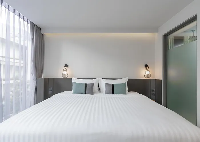 Seekers Finders Rama IV Hotel Surestay Collection By BW