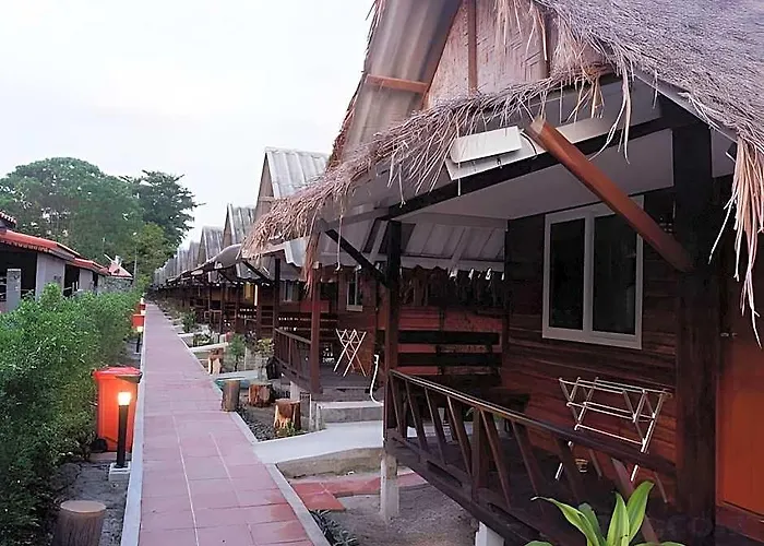 Charming Lipe Beach Resort
