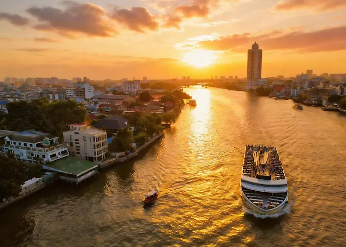Amdaeng Bangkok Riverside Hotel