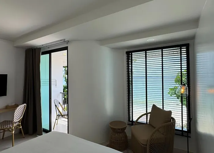 Hotel The Parlour Krabi Klong Muang Beach