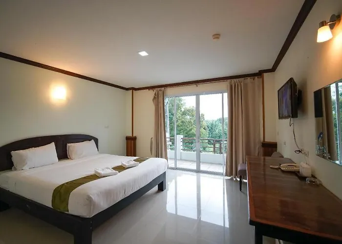 Sea Mountain Khanom Hotel