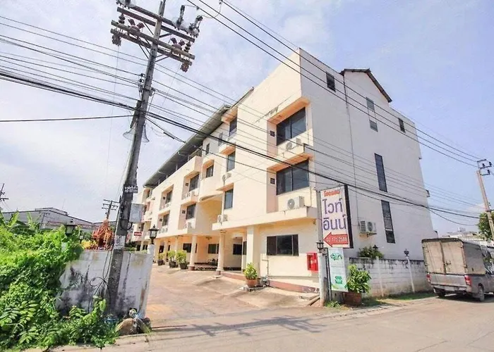Oyo 383 White Inn