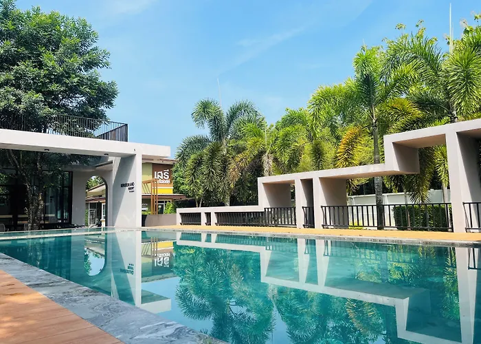 Seree Grand Resort