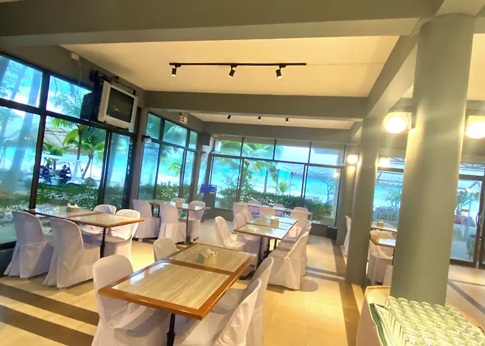Alongkot Beach Resort Khanom