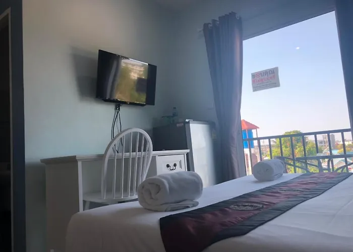 Khao Oat Airport Hotel Nai Yang Beach